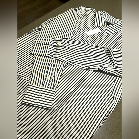 Ann Taylor Pinstripe Blouse! - Picture 3 of 3